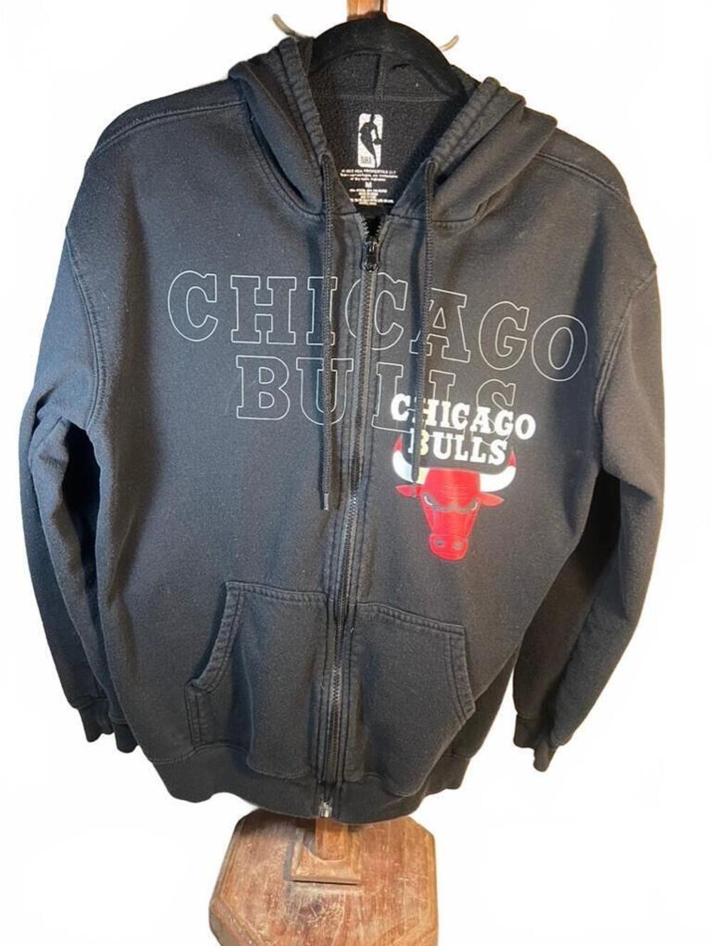 Chicago Bulls NBA Men's Medium Black Full-Zip Hoodie with Logo